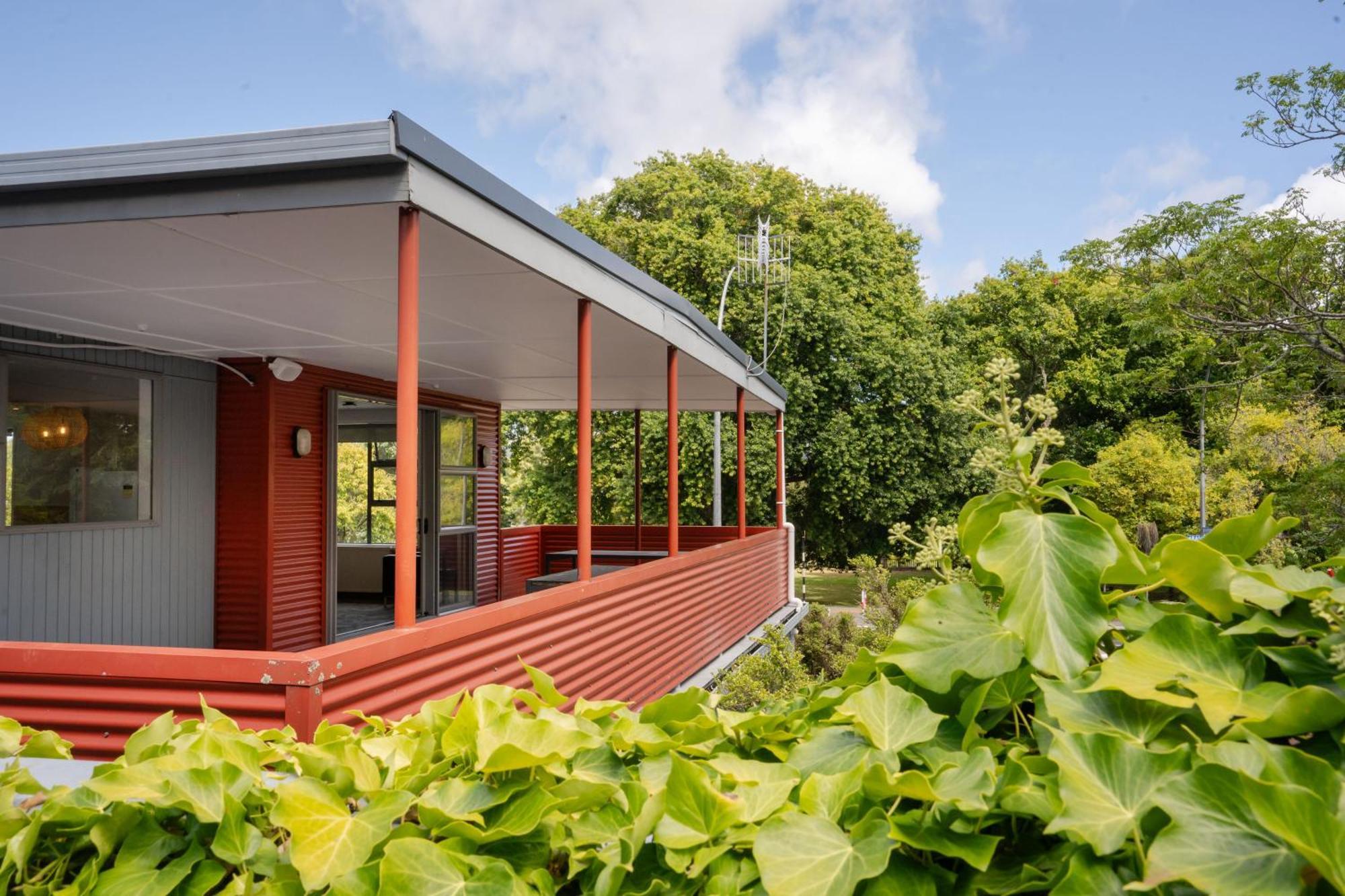 A Pousada Haka House Rotorua Exterior foto